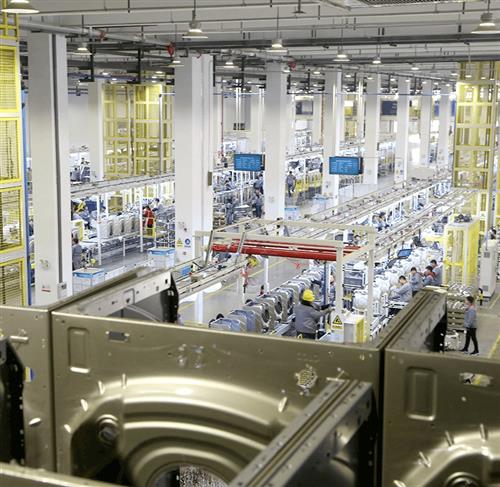 现代化智能工厂引领制造业革新，世界一流技术赋能产业升级